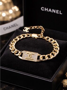 Luxury 18K Gold Plaque Curb Chain Bracelet